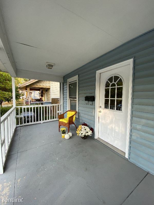 1305 Wright St - Photo 3 of 14