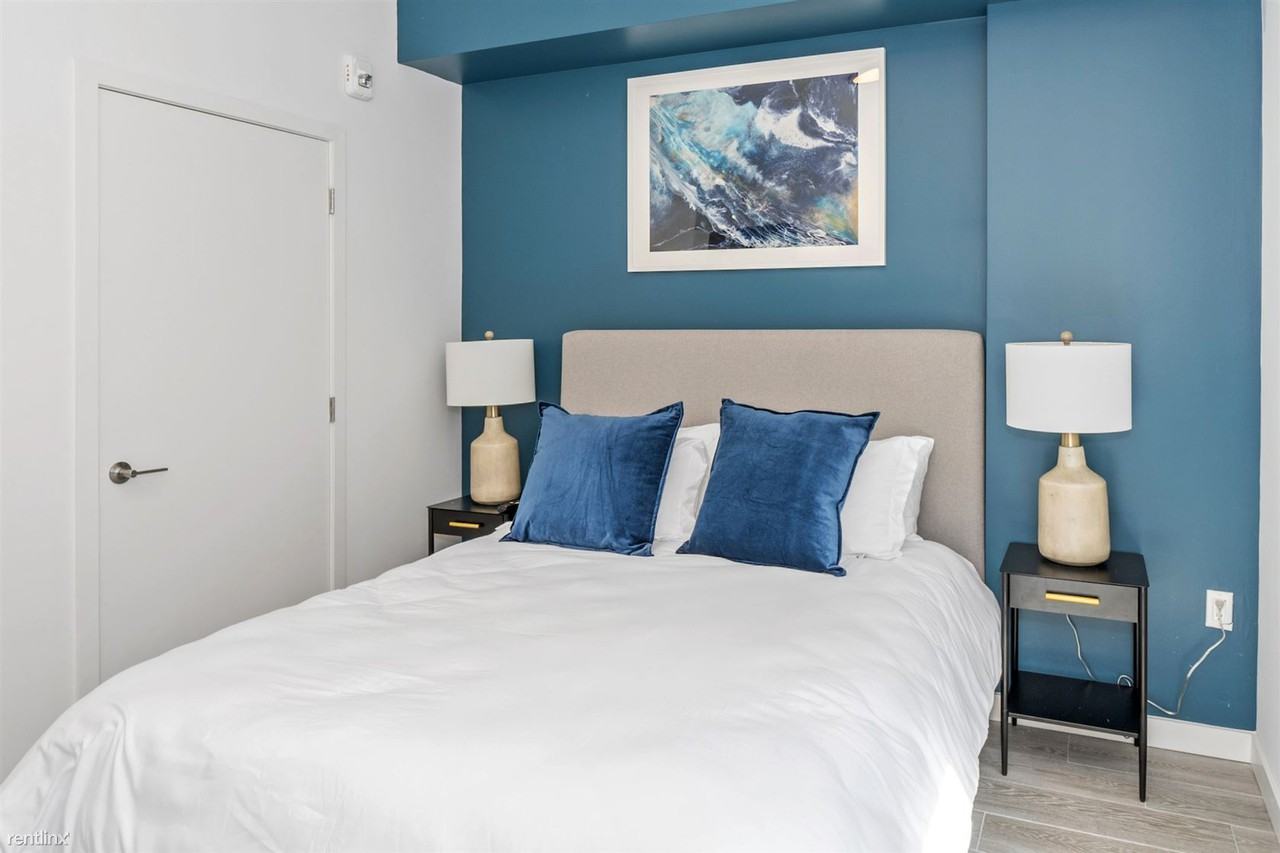 Landing Furnished Apartment Level at Oquendo - Photo 2 of 50