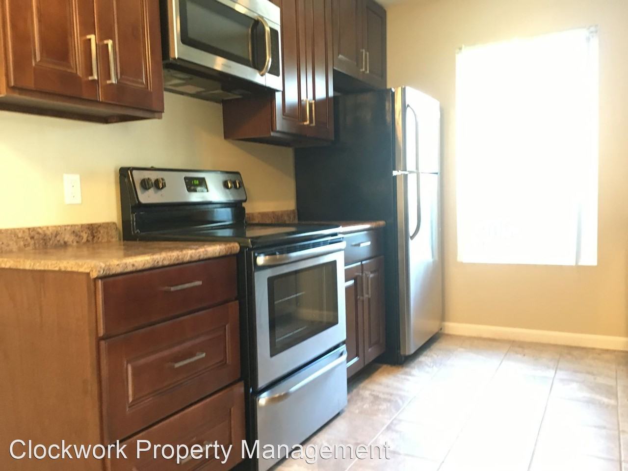 1320 Parkside Dr - Photo 2 of 14