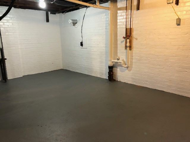 302-304 Randolph St - Photo 2 of 15