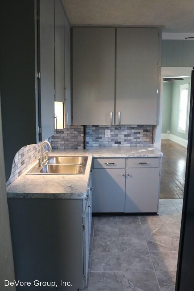 105 Plum St - Photo 2 of 13