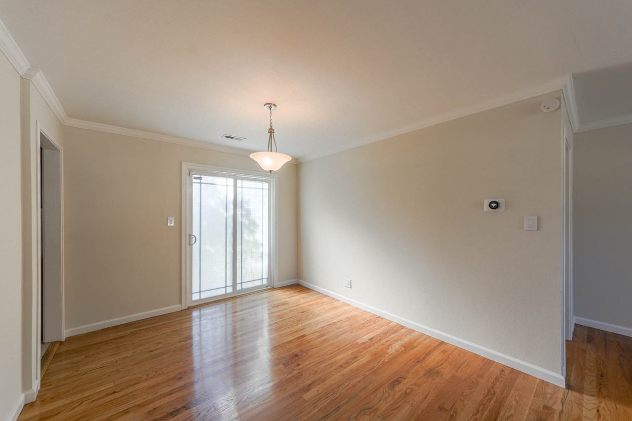 2036 Randolph Dr - Photo 3 of 10