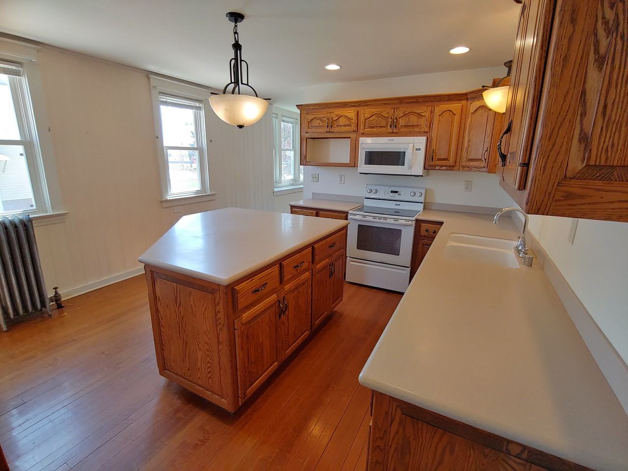 W1246-W1250 Marietta Ave. - Photo 3 of 21