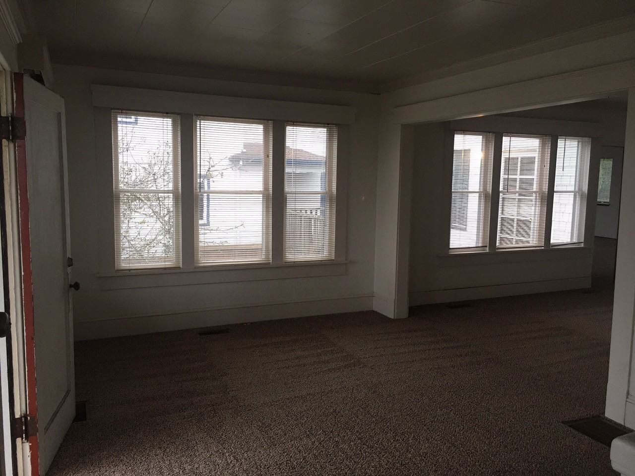 413 13th St - Photo 3 of 25