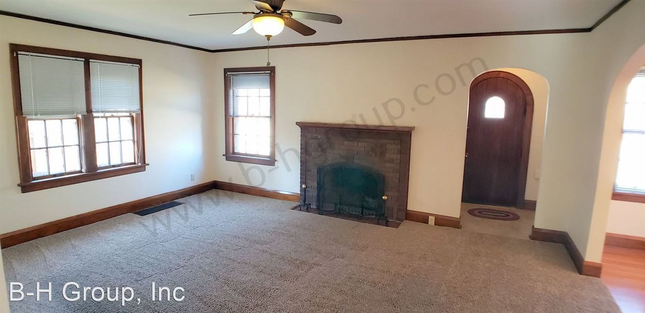 3307 75th St - Photo 2 of 28