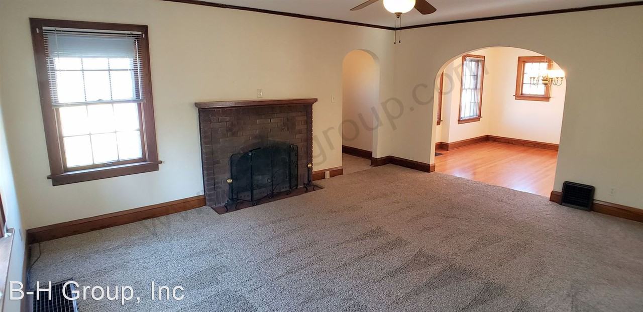 3307 75th St - Photo 3 of 28