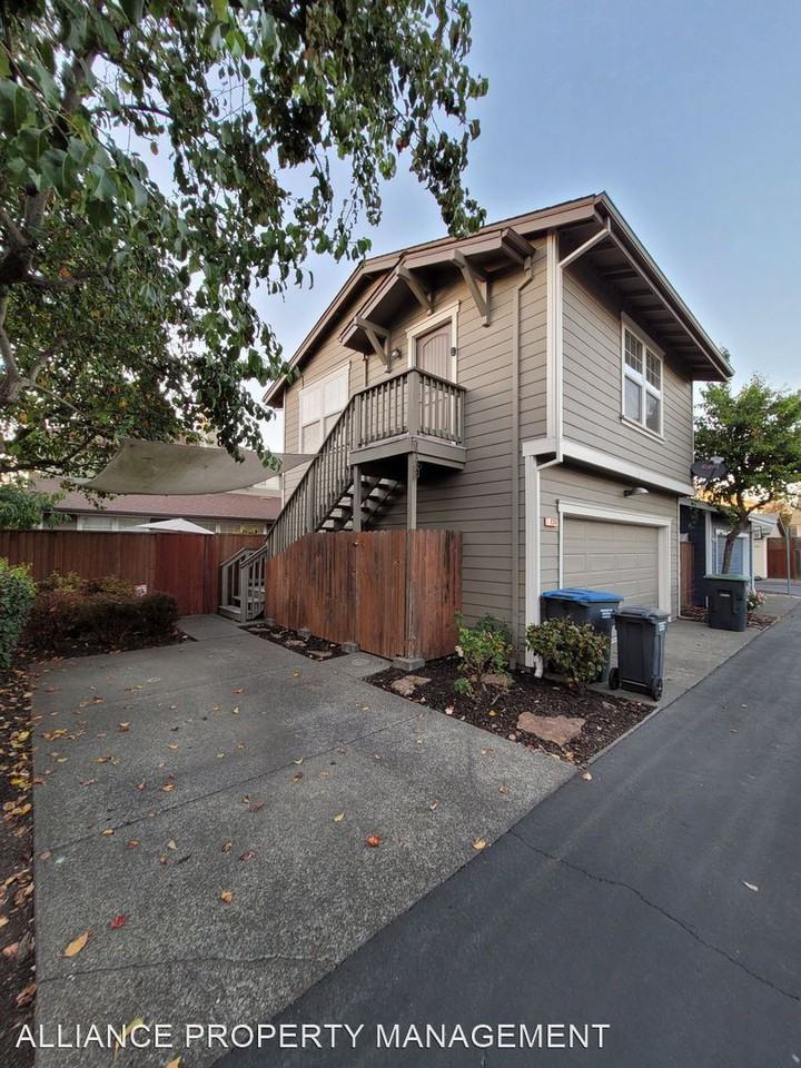 634 Mcginnis Cir #A - Photo 2 of 8