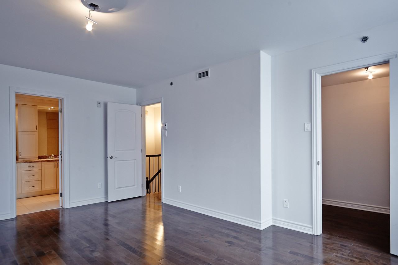 4445 Boulevard SaintJean 405, DollardDes Ormeaux, QC H9H 2A4 2