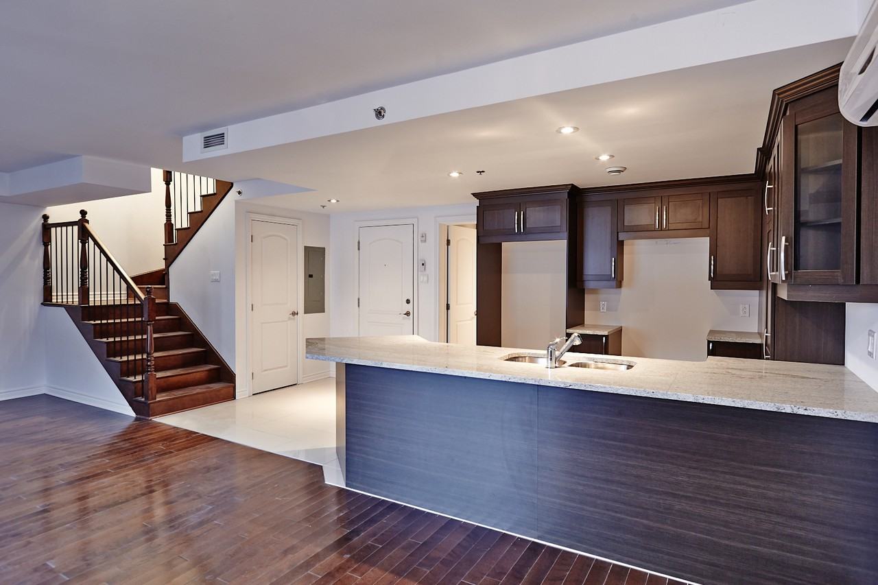 4445 Boulevard SaintJean 405, DollardDes Ormeaux, QC H9H 2A4 2