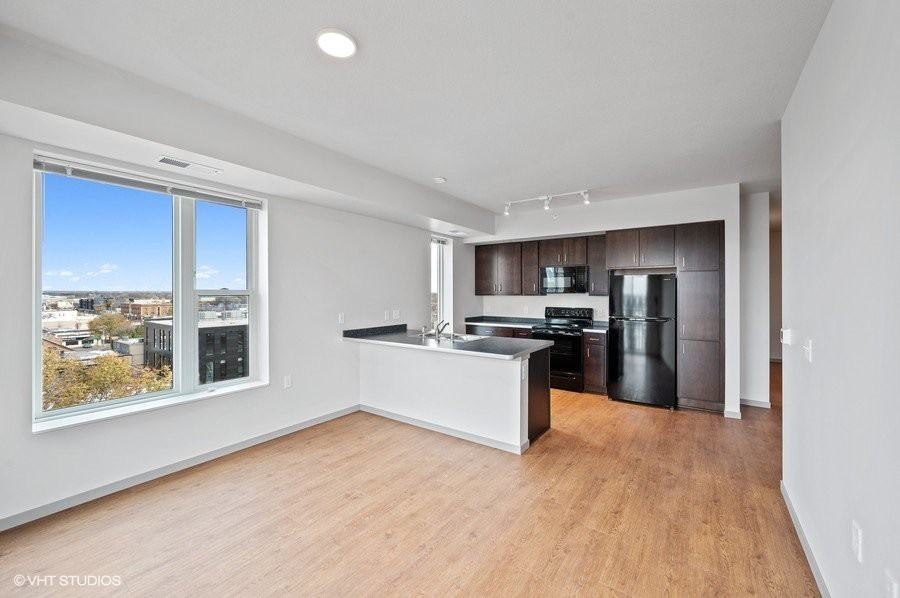 Lake Street Dwelling - Photo 6 of 38