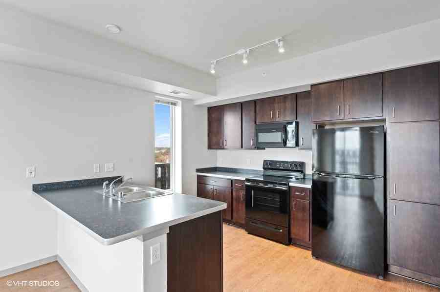 Lake Street Dwelling - Photo 7 of 38