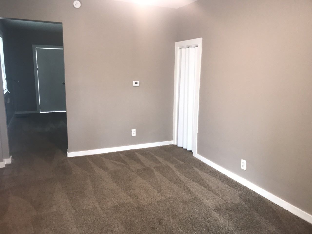 1548 Safford Avenue - Photo 2 of 10