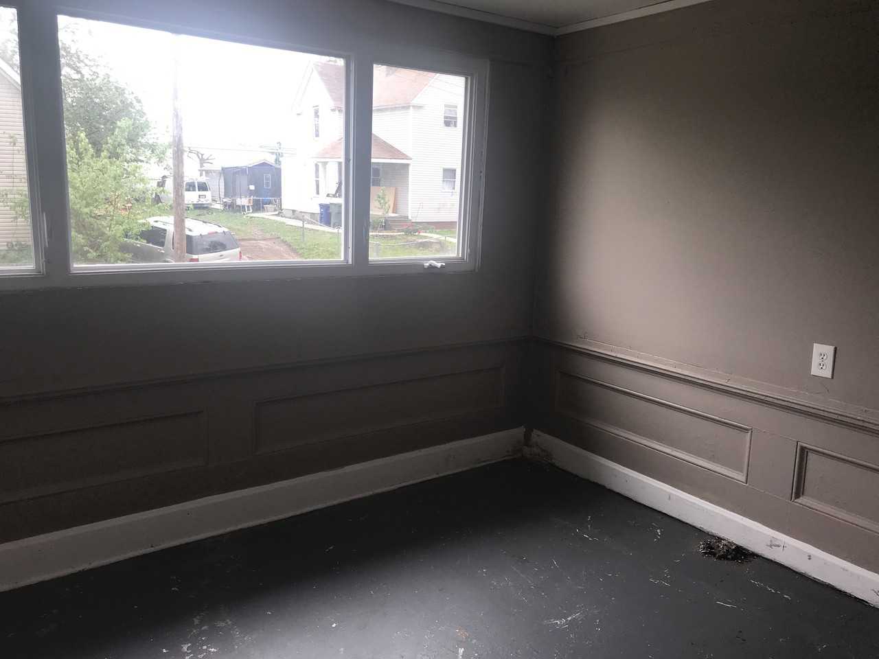 1548 Safford Avenue - Photo 3 of 10