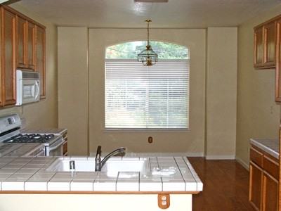 1981 Lindsay Dr - Photo 2 of 6