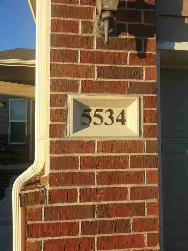 5534 Meadowview Ct - Photo 3 of 17