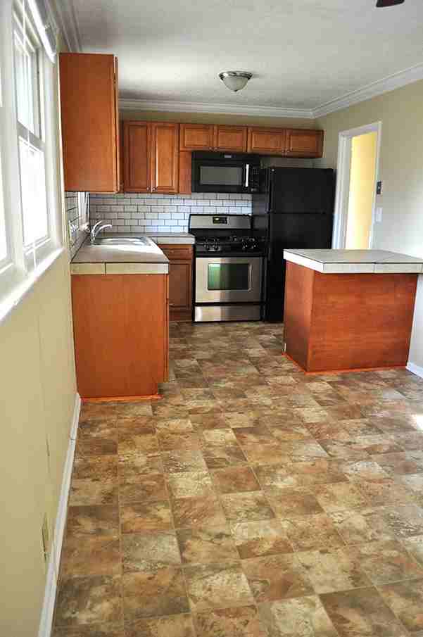 872 White St SW - Photo 3 of 17