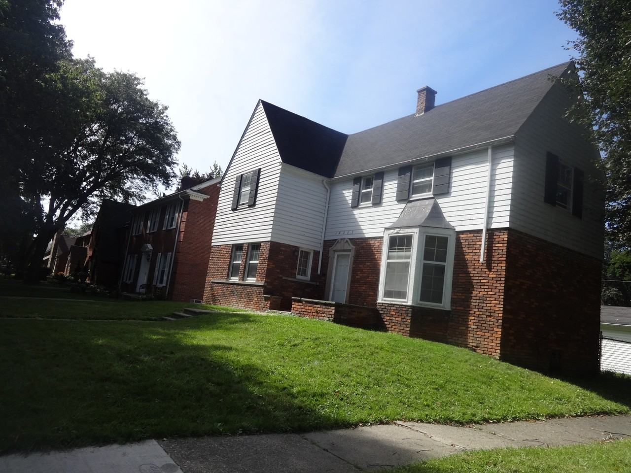 14965 Greenview Rd - Photo 2 of 8