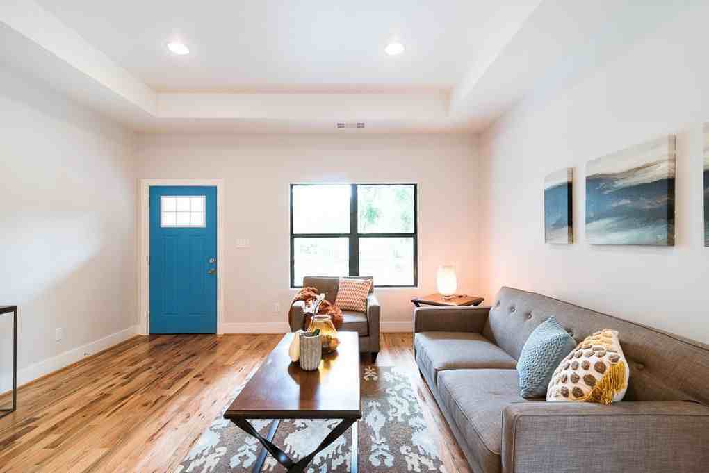 1555 Lawson St - Photo 3 of 20