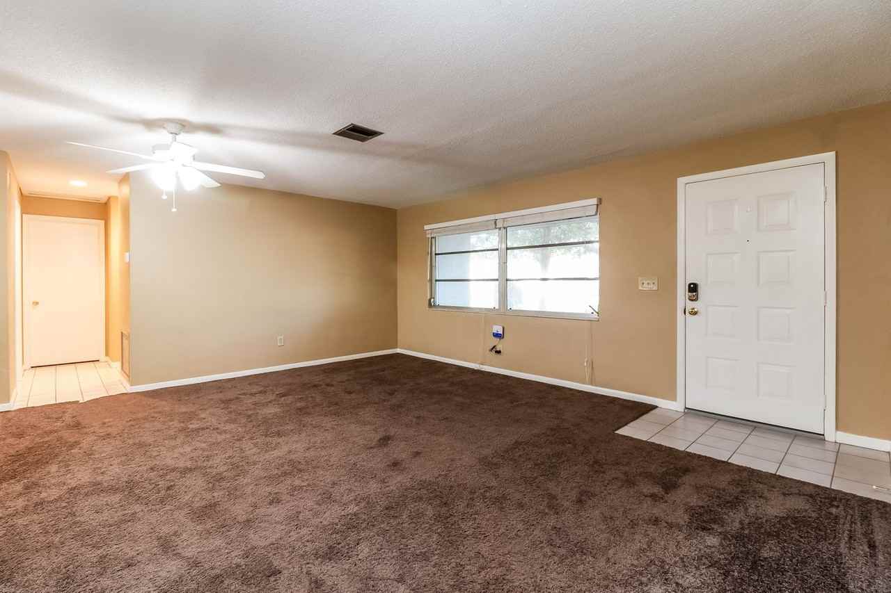 2585 Redwood Cir - Photo 2 of 15