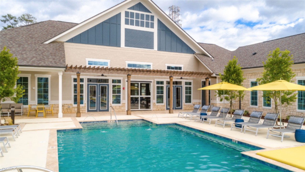 Landing Furnished Apartment The Collins - Photo 3 of 47