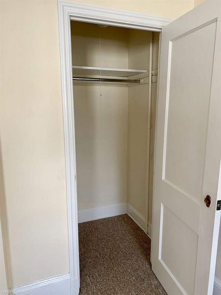 118 Waverly Ave - Photo 2 of 6