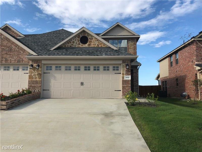 4920 Villas Dr - Photo 2 of 15