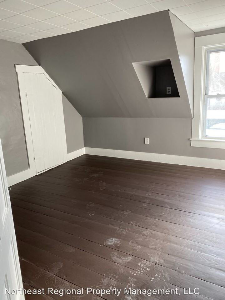 1 Middle Street - Photo 2 of 4