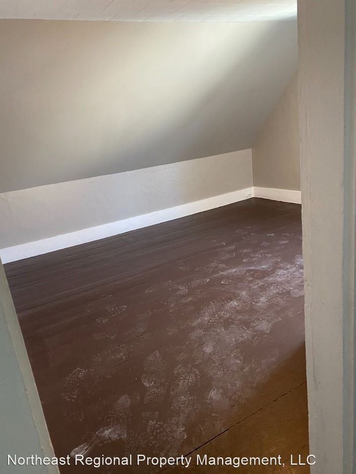 1 Middle Street - Photo 3 of 4