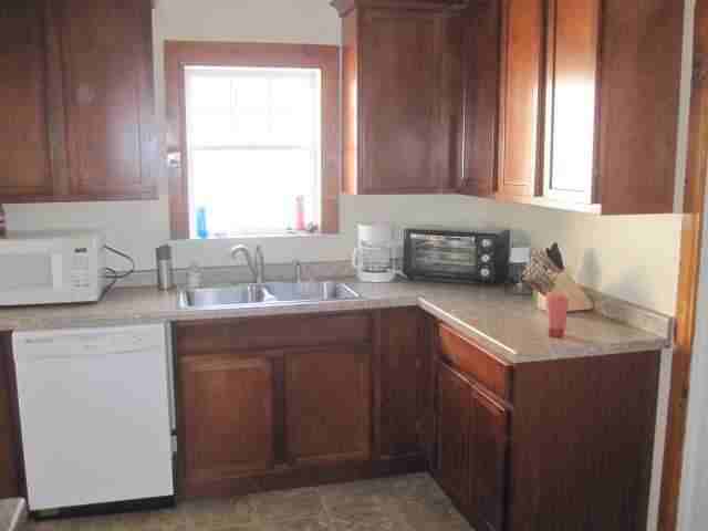 1913 W Kent Rd - Photo 3 of 4