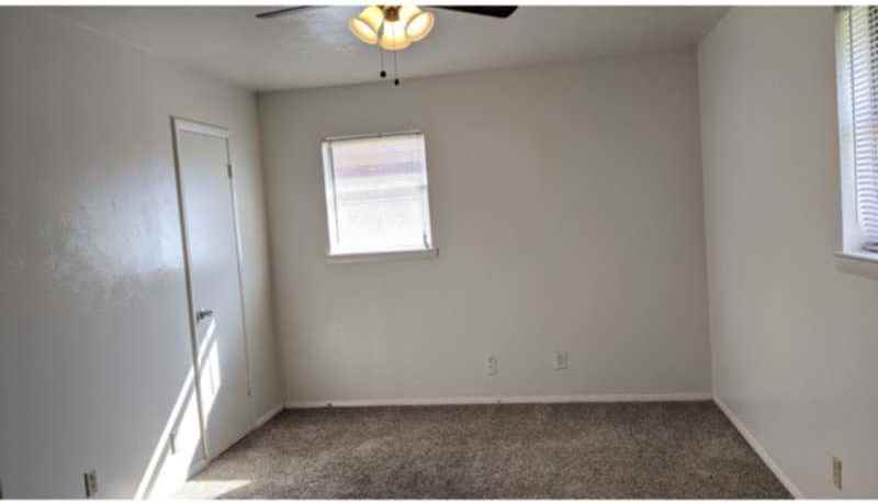 803 Royce Dr - Photo 3 of 25