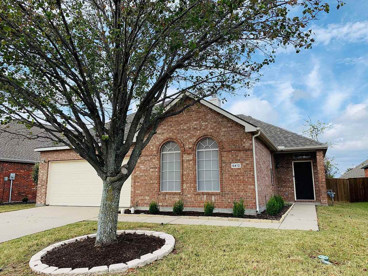 6412 Courtyards Drive - Photo 2 of 9