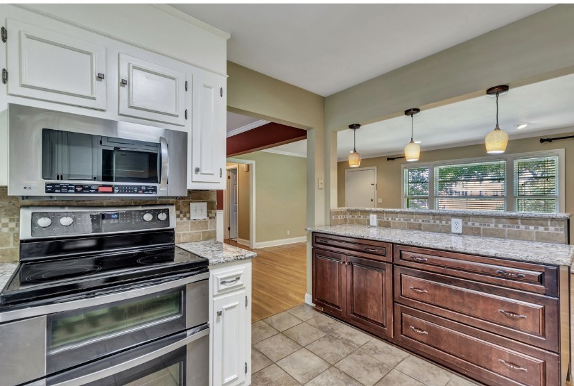 2605 Lincoya Drive - Photo 2 of 17