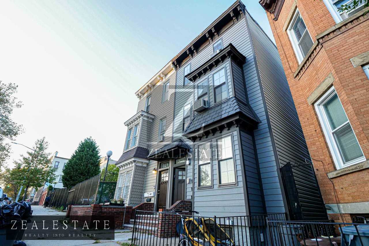 523 18th Street #3 - Photo 2 of 17