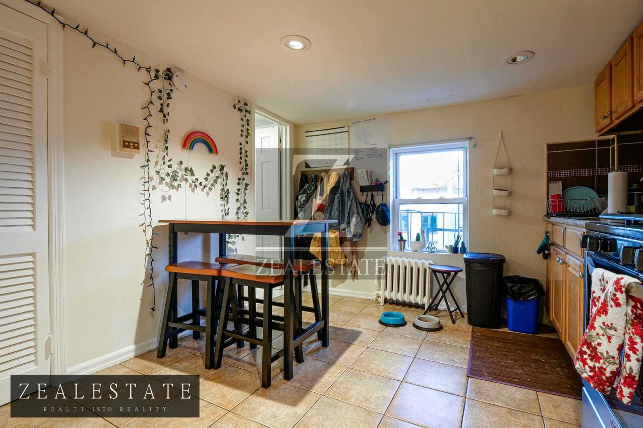 523 18th Street #3 - Photo 3 of 17