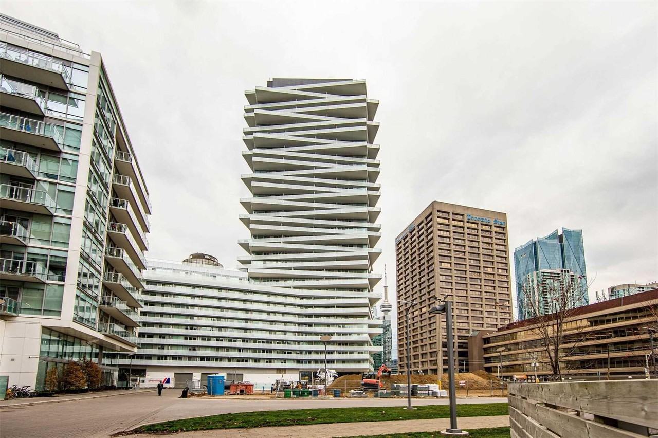 15 Queens Quay E #2409