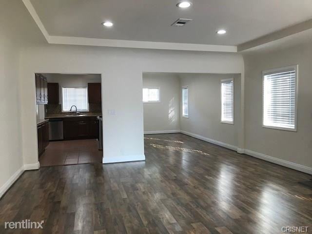 5536 Hazeltine Ave - Photo 2 of 14