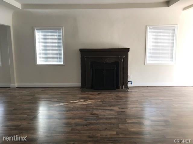 5536 Hazeltine Ave - Photo 3 of 14