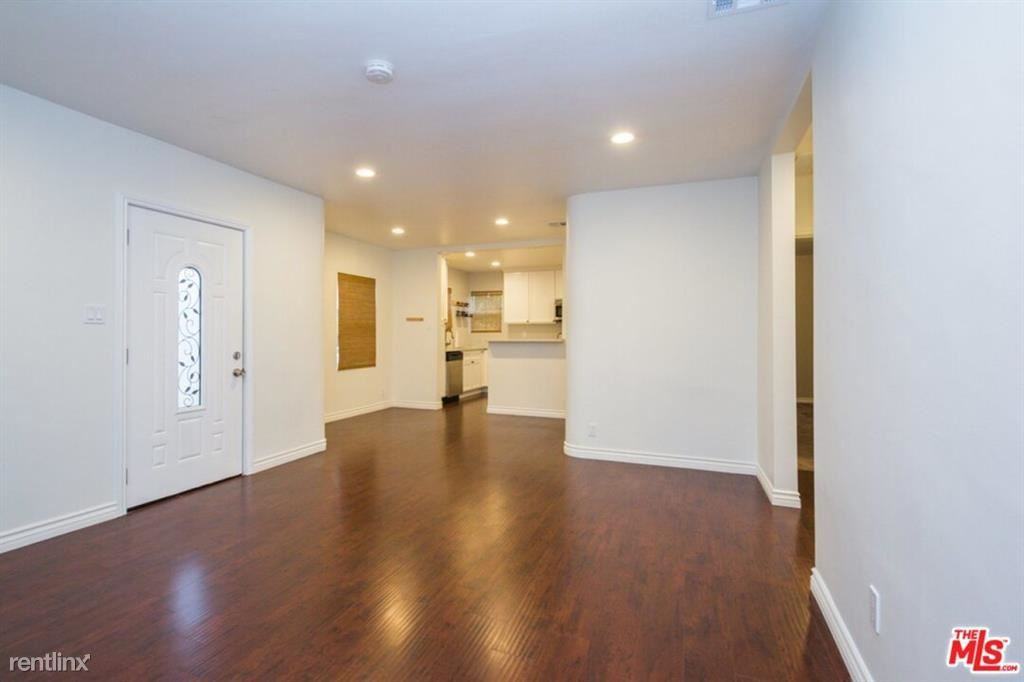 6323 Farmdale Ave - Photo 3 of 12