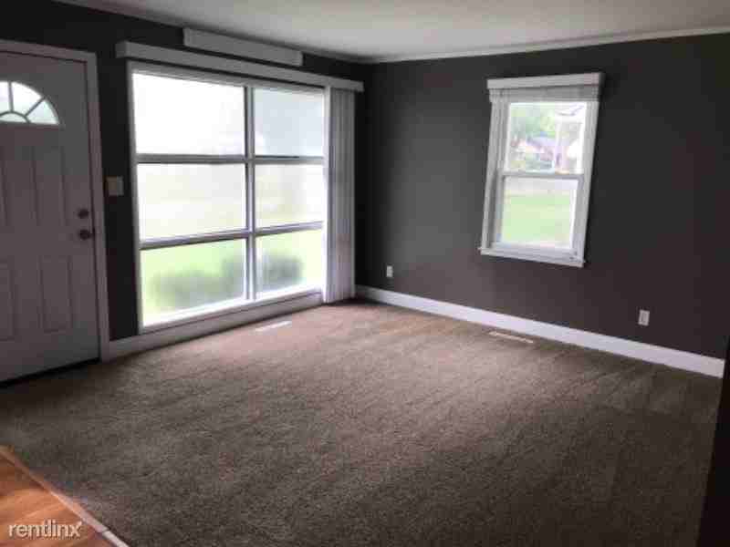 10400 Albany St - Photo 2 of 17