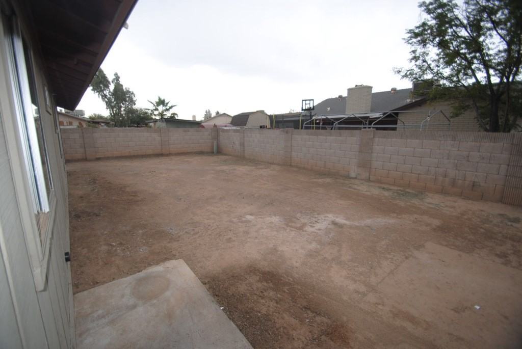 7631 W Cheery Lynn Rd - Photo 3 of 15