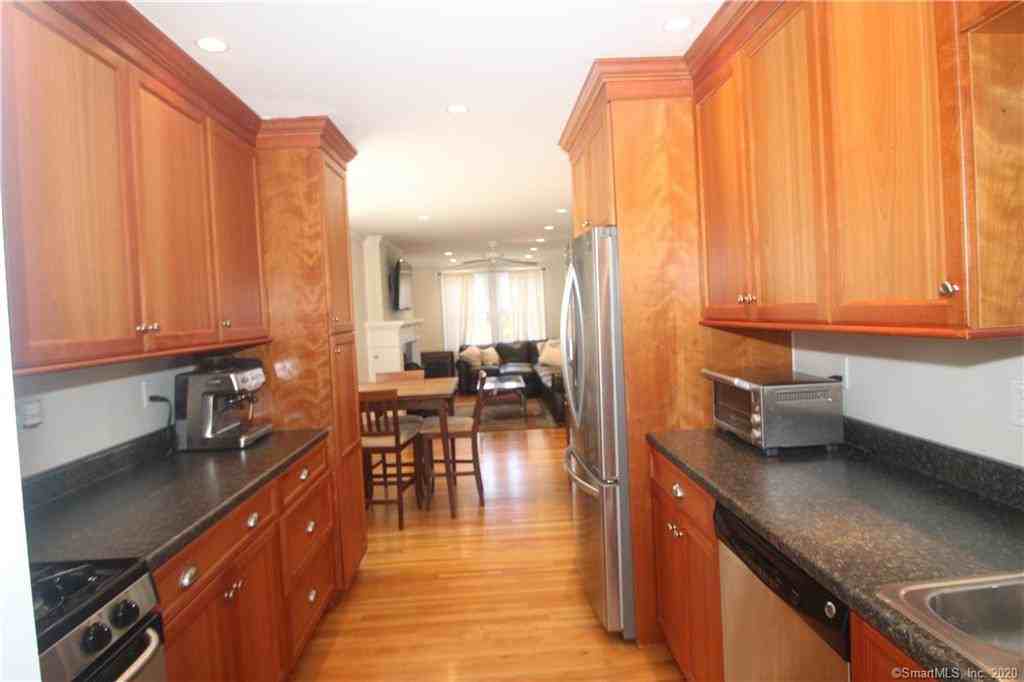 29 East Ave - Photo 3 of 11