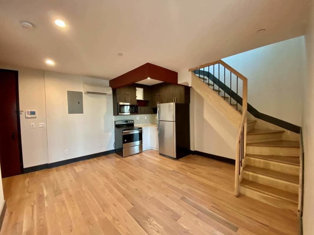 169 Hull Street #4B