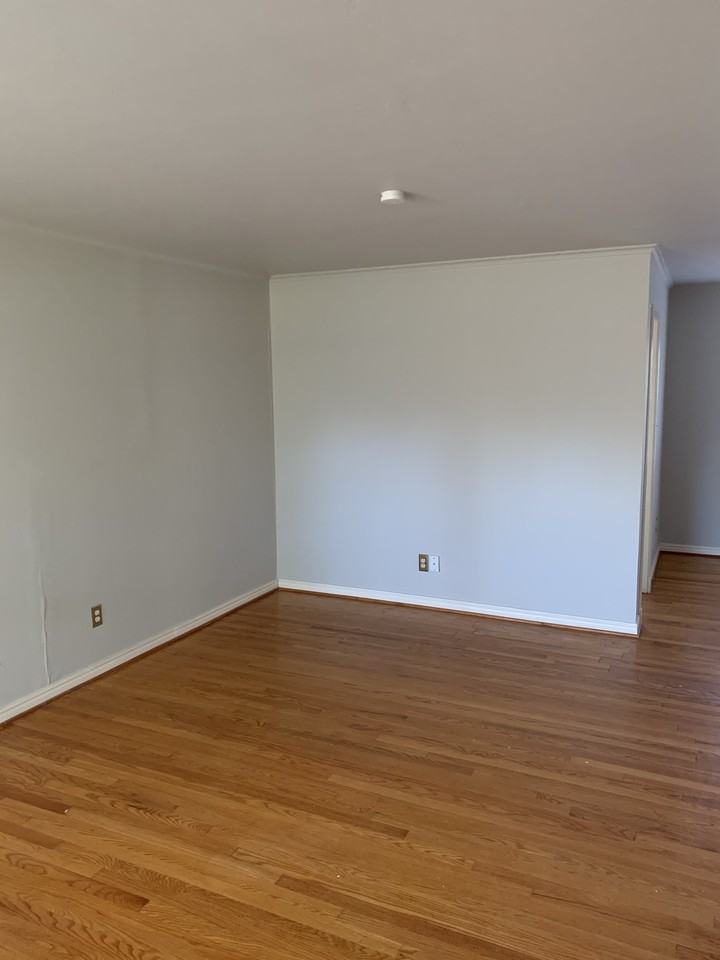 1103 Bedford Drive - Photo 3 of 21