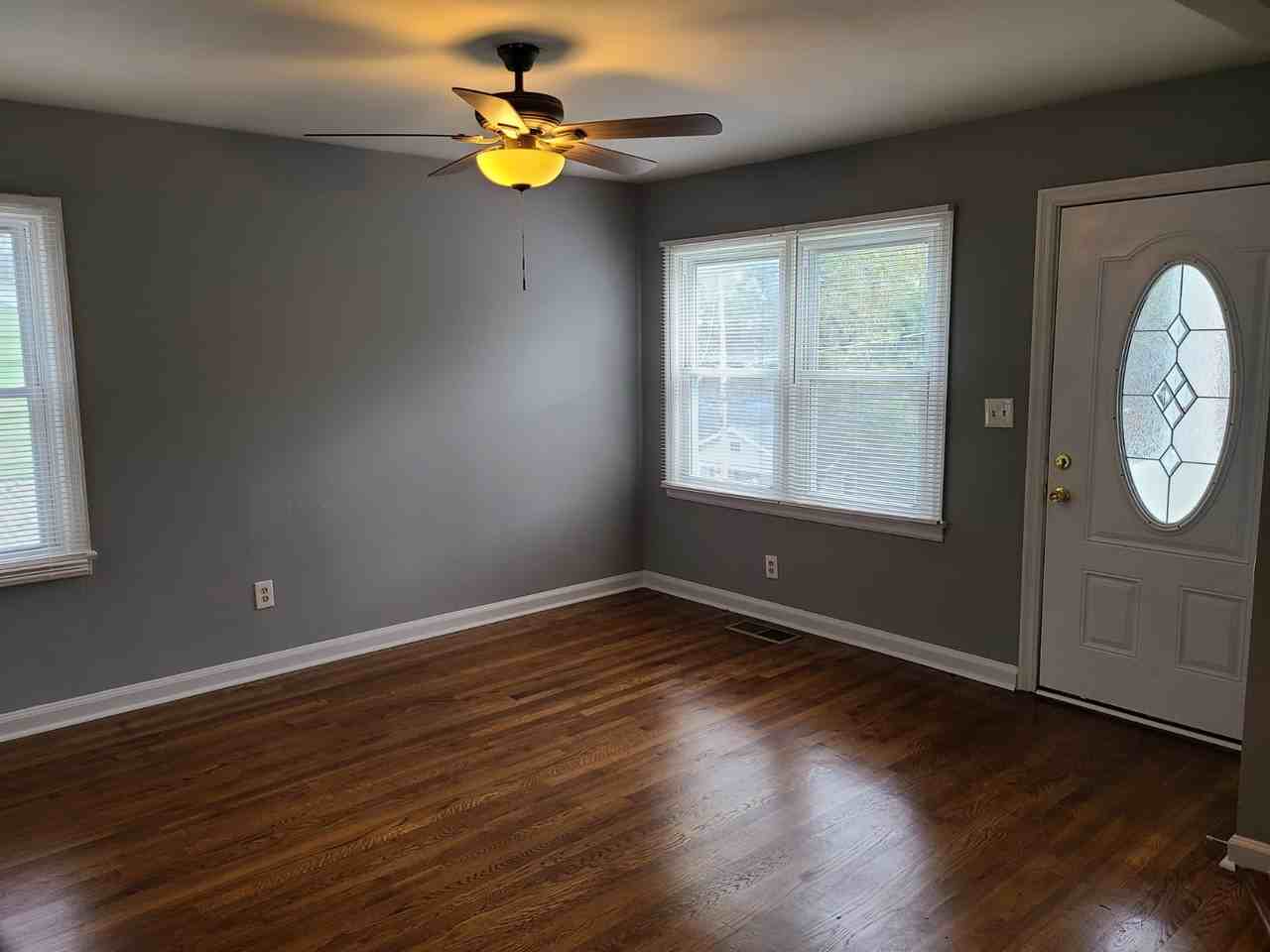 259 Thornton St Sw - Photo 3 of 9