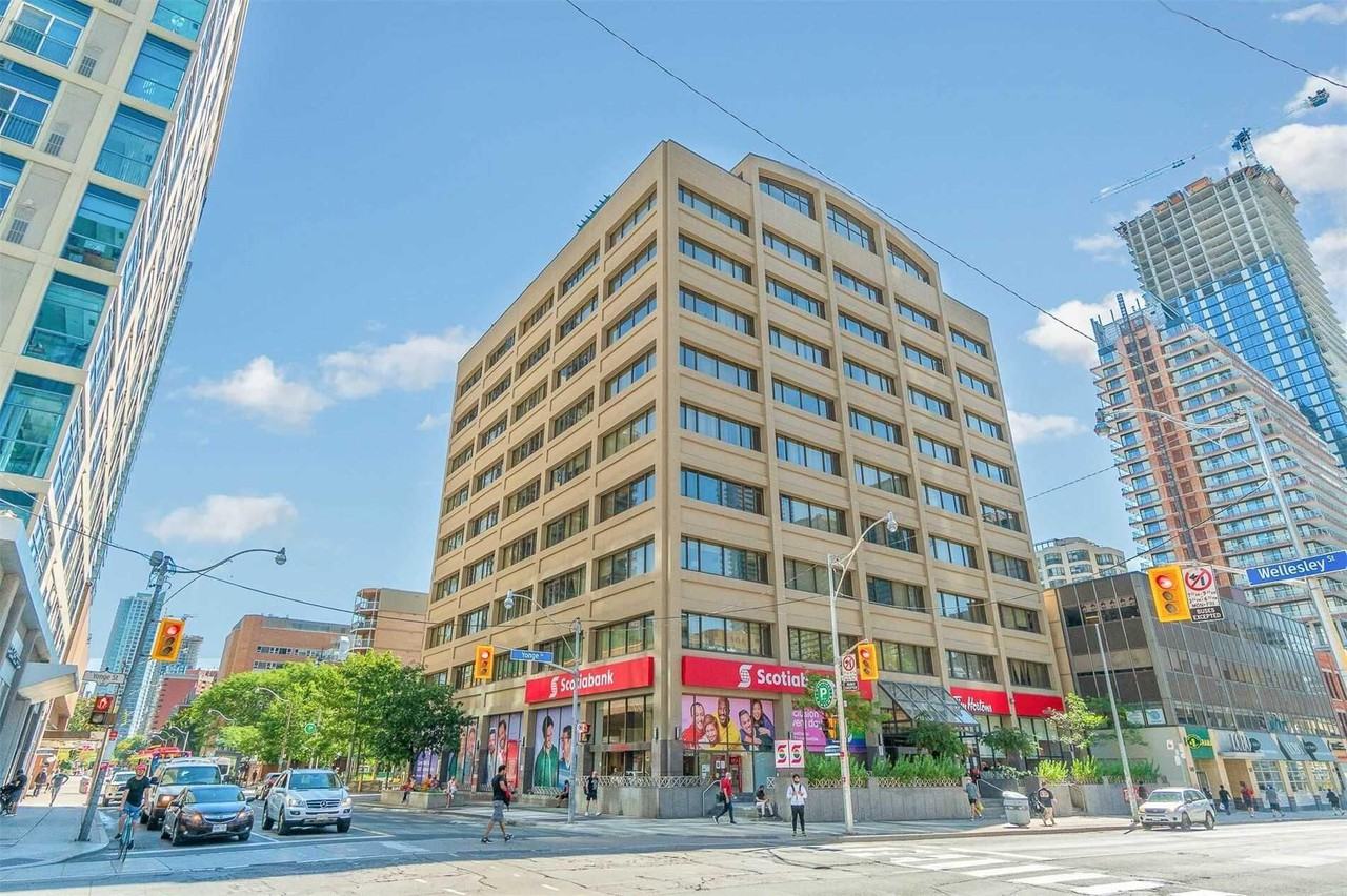 555 Yonge Street, Toronto, ON M4Y 3A6 Studio Apartment for Rent