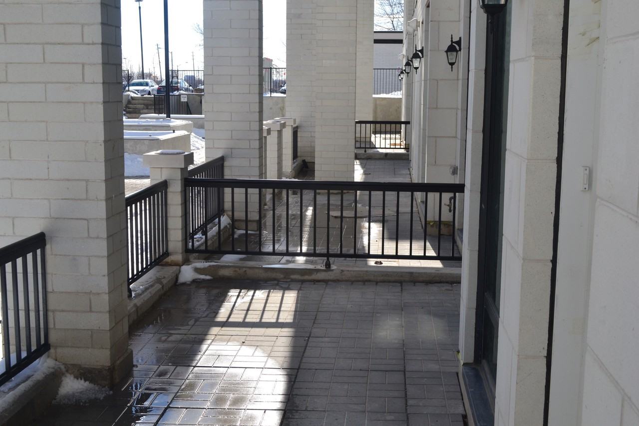 136 Widdicombe Hill Boulevard #136 - Photo 2 of 10