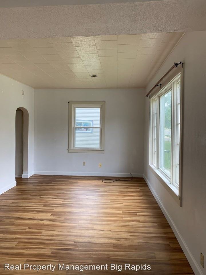 513/ 515 Clark Street - Photo 2 of 8