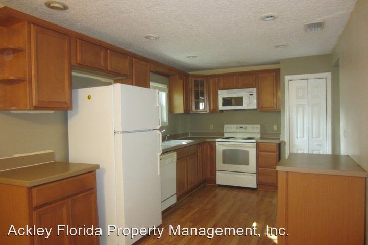 1550 1550 Manatee St - Photo 2 of 9
