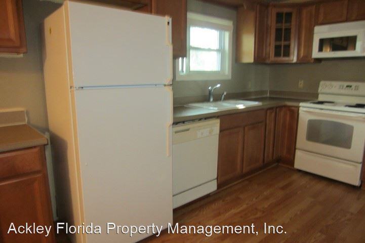 1550 1550 Manatee St - Photo 3 of 9