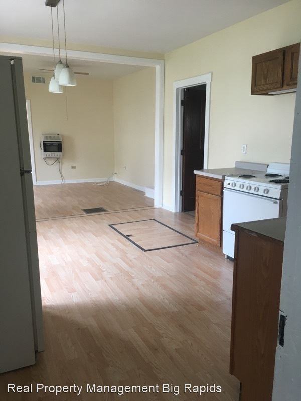 218 2nd Ave - Photo 3 of 12